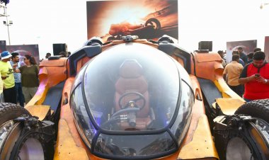 'कल्कि 2898 एडी' के ट्रेलर लॉन्च से पहले भविष्य का वाहन 'बुज्जी' मुंबई की सड़कों पर