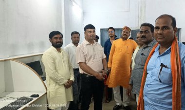 सुरियावां के 'घनश्याम दूबे महाविद्यालय' में विद्यार्थियों को टेबलेट तथा स्मार्ट फोन वितरित किये गए