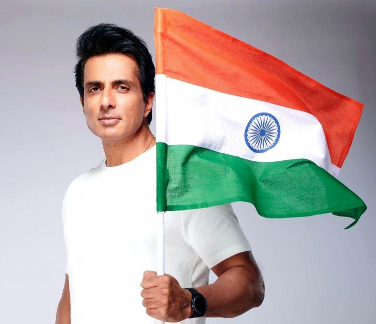 Sonu Sood ने अमेरिका में शान से फहराया तिरंगा ...