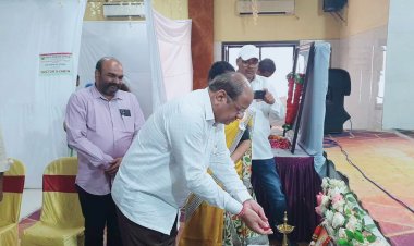 कांदिवली में नेत्र जांच तथा मोतियाबिंद के मुफ्त ऑपरेशन के लिए लगाया गया शिविर