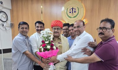 बोरीवली व्यापारी एसोसिएशन द्वारा नवनियुक्त सीनियर पीआय जयराज रणवरे को किया गया सम्मानित