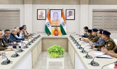 CM Yogi का स्पष्ट निर्देश "नए आपराधिक कानूनों के प्रभावी क्रियान्वयन के लिए मार्च-2025 तक पूरा कराएं सभी पुलिसकर्मियाें का प्रशिक्षण