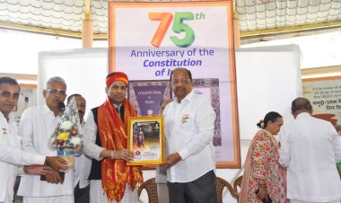 गणतंत्र दिवस पर बोरीवली के वीर सावरकर उद्यान में लहराया तिरंगा, देशप्रेम के गीतों से झूम उठा परिसर