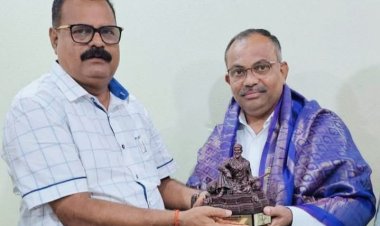 भाजपा जिलाध्यक्ष गणेश खणकर को पूर्व नगरसेवक कमलेश यादव ने किया सम्मानित