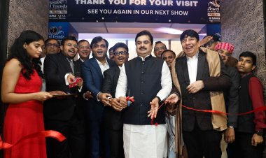 मुंबई में ज्वेल ट्रेंड्ज़ रत्न एवं आभूषण शो के 20वें संस्करण का उद्घाटन सभापति राम शिंदे ने किया