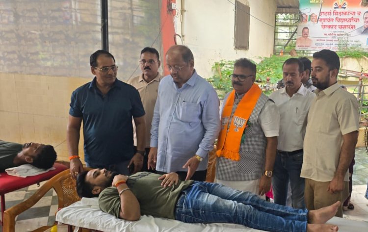 CM देवेंद्र फडणवीस के जन्मदिन पर कांदिवली में लगाया गया रक्तदान शिविर