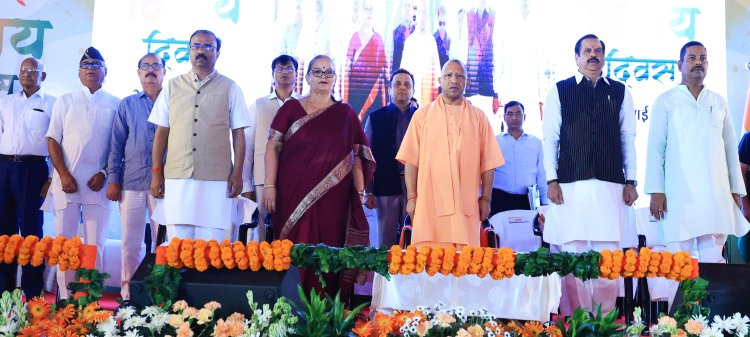 CM योगी आदित्यनाथ कारगिल शहीद स्मृति वाटिका में आयोजित कारगिल विजय दिवस-25 कार्यक्रम में हुए शामिल