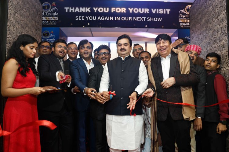 मुंबई में ज्वेल ट्रेंड्ज़ रत्न एवं आभूषण शो के 20वें संस्करण का उद्घाटन सभापति राम शिंदे ने किया