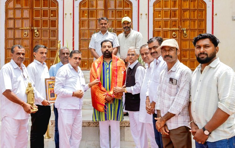 डॉ. लक्ष्यराज सिंह मेवाड से समाजसेवी अजयराज पुरोहित ने की शिष्टाचार भेंट...