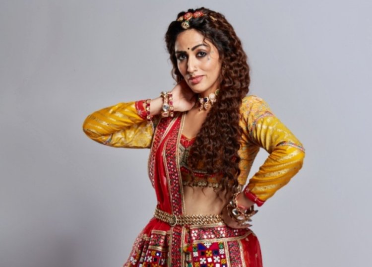 मोनिका खन्ना को अपने राजस्थानी लुक में पसन्द है " नथ और टैटू", जो बहुत कुछ बयां करते हैं…”