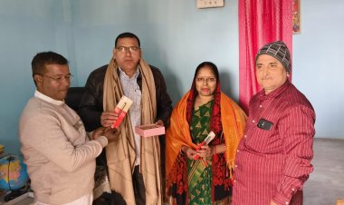 'समरस फाउंडेशन' द्वारा उत्कृष्ट ग्रामीण शिक्षा के लिए प्रबंधक और प्रधानाचार्या को किया गया सम्मानित...