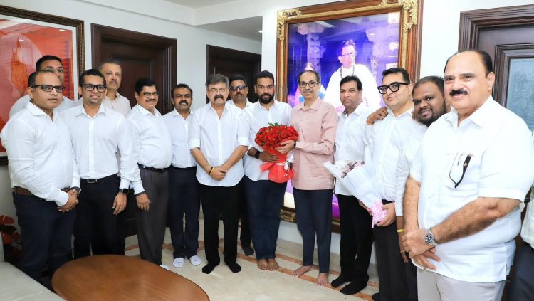 एमसीए के नव निर्वाचित पदाधिकारी मातोश्री पहुंचे, उद्धवजी ठाकरे से की सदिच्छा भेंट 