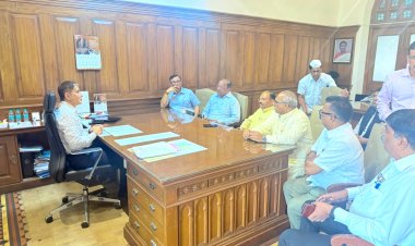 पूर्व सांसद गोपाल शेट्टी ने उत्तर मुम्बई की विभिन्न समस्याओं को लेकर आयुक्त संग की बैठक