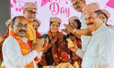 वडाला में होली मिलन समारोह "रंग बिरंगे फूलों से" का भव्य आयोजन सम्पन्न...