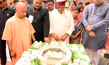 माँ विंध्यवासिनी का दर्शन करने पहुंचे मुख्यमंत्री योगी आदित्यनाथ