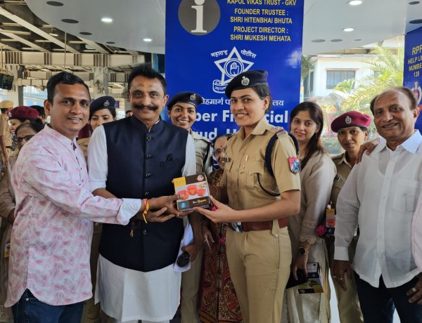 बोरीवली रेलवे स्टेशन पर विभिन्न विभागों में कार्यरत नारी शक्ति को किया गया सम्मानित