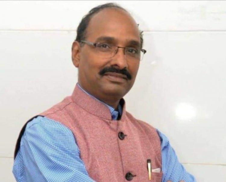 विश्व पृथ्वी दिवस पर विशेष कविता "इस धरा को क्या दिया है"